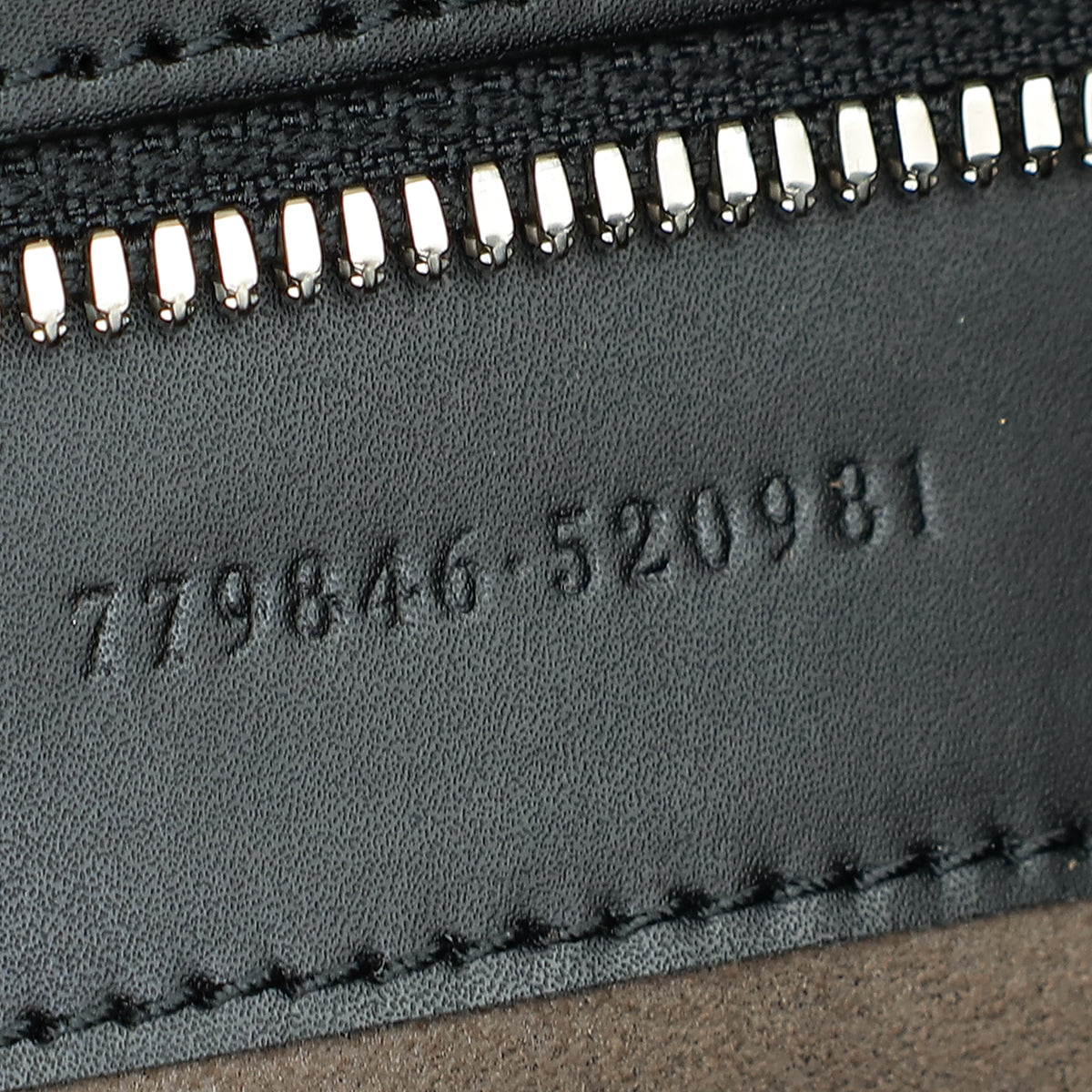 Gucci Bicolor GG Supreme Messenger Medium Bag