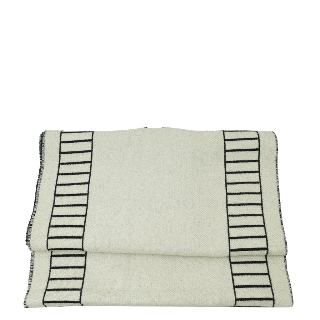 Gucci Bicolor Major League Baseball ( MLB ) Men's Wool Scarf W/ NY Yankees Patch