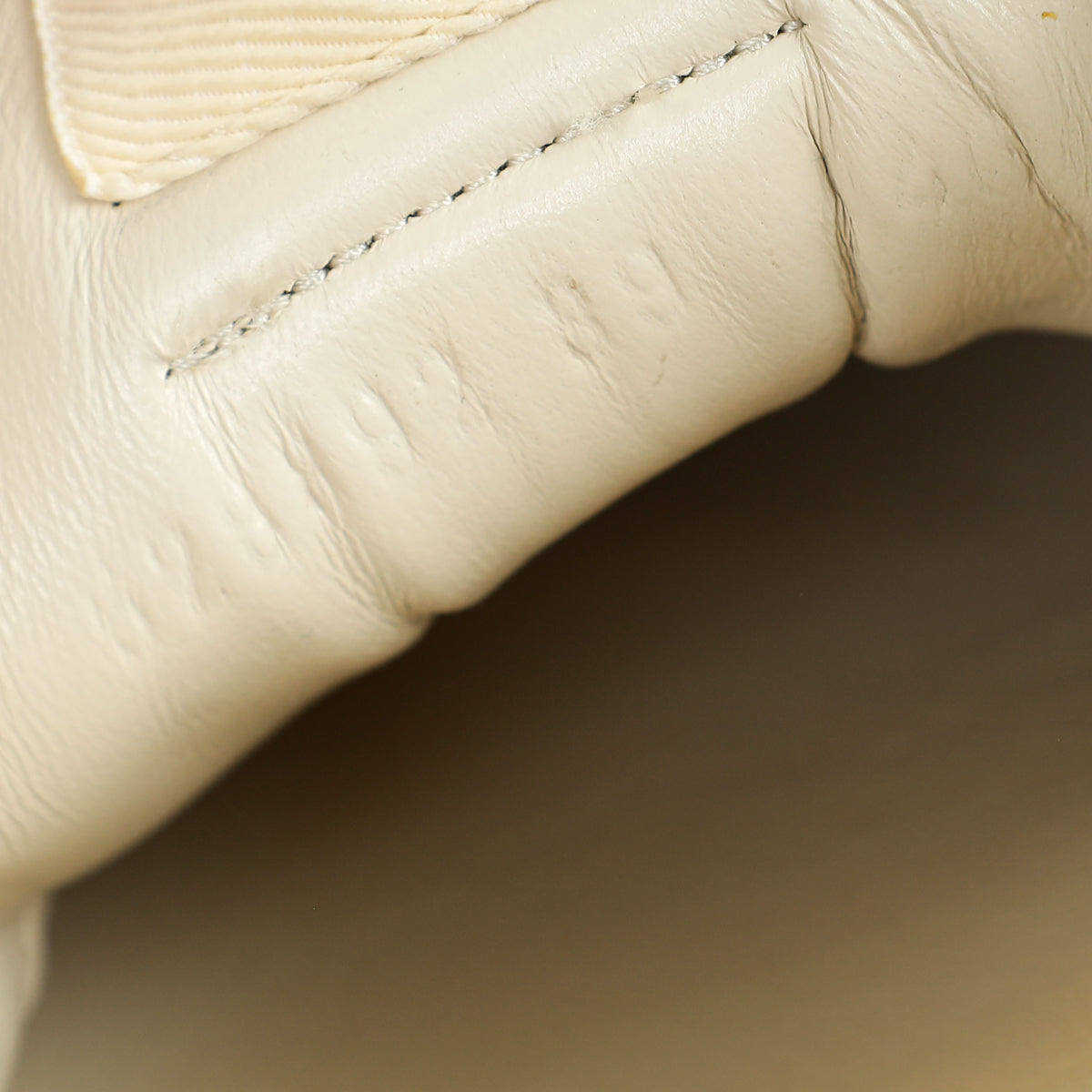 Gucci Ivory Logo Rhyton Sneakers 39
