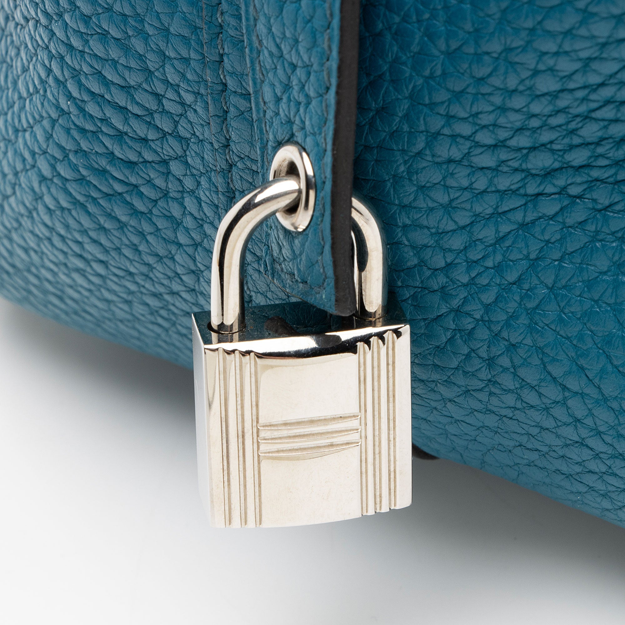 Hermes Taurillon Clemence Picotin Lock 18 PM