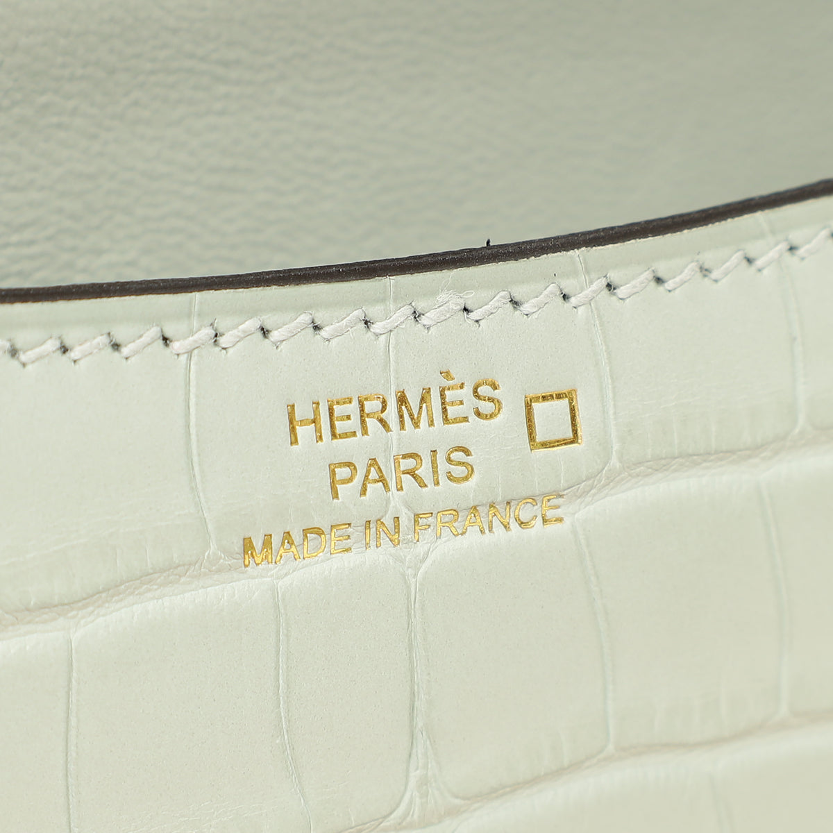 Hermes Gris Neve Matte Alligator Constance III Mini 18 Mississippiensis Bag