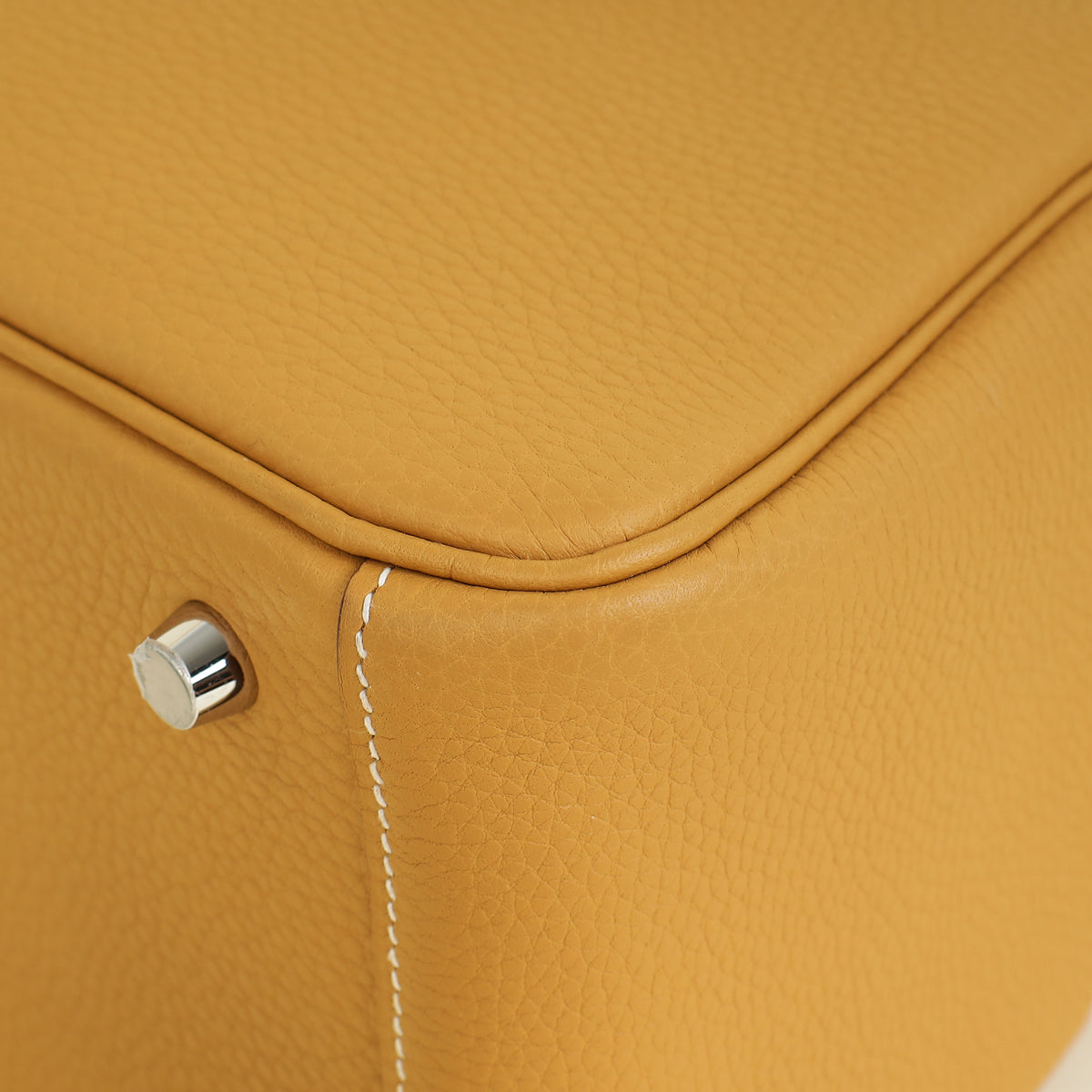 Hermes Naturel Sable Lindy 26 Bag