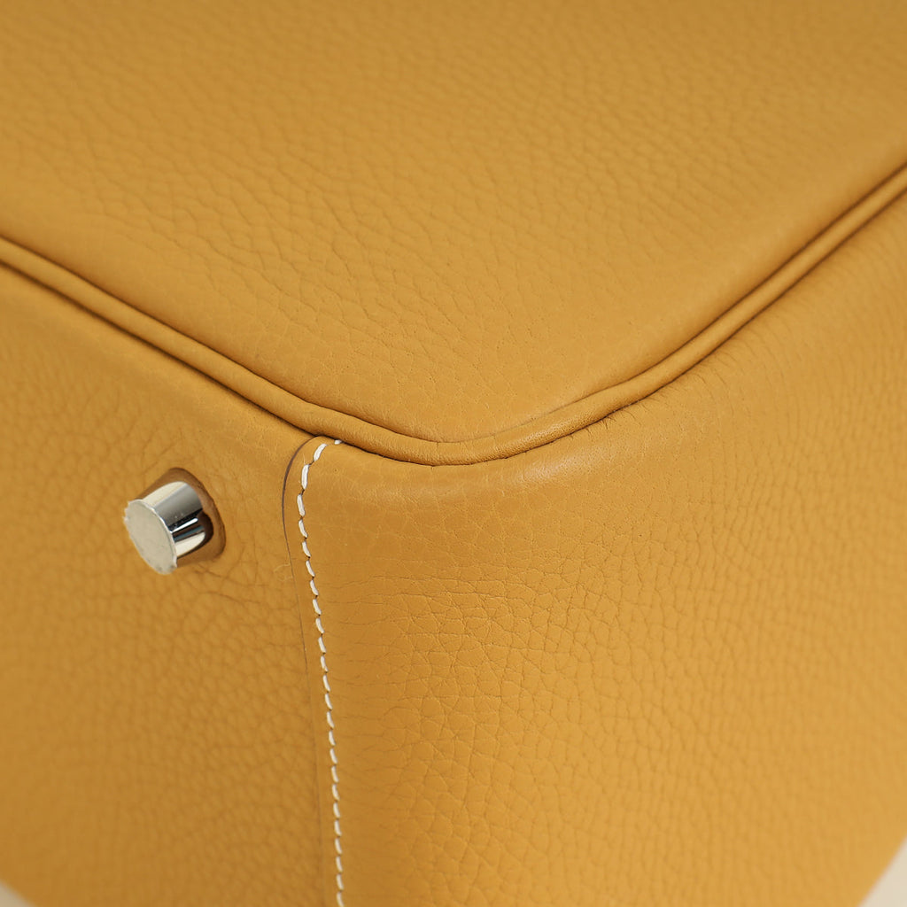 Hermes Naturel Sable Lindy 26 Bag
