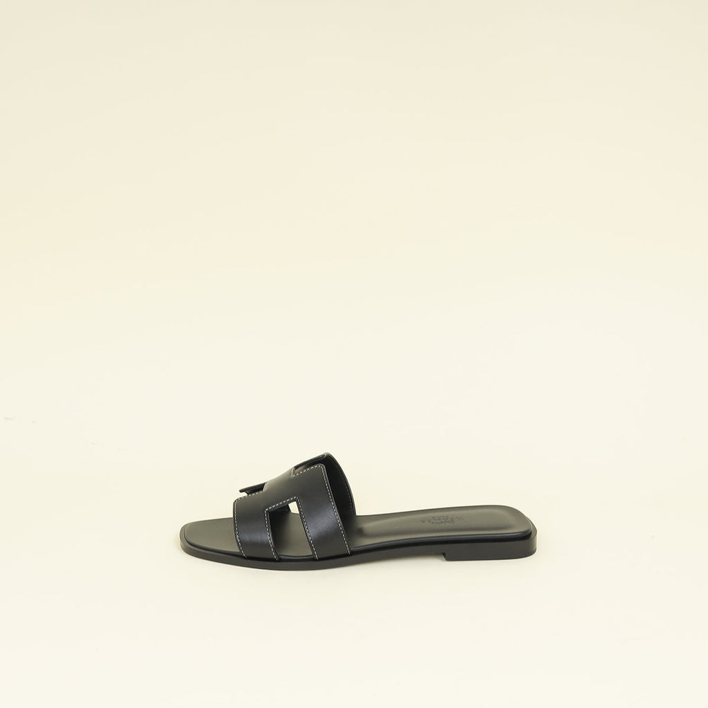 Hermes Noir Oran Sandals 37.5