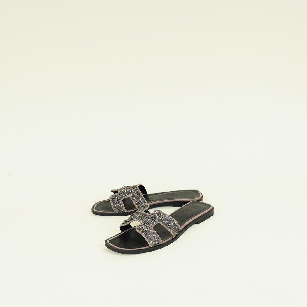 Hermes Pink Nude Oran Crystal Beads Embellished Sandal 35.5