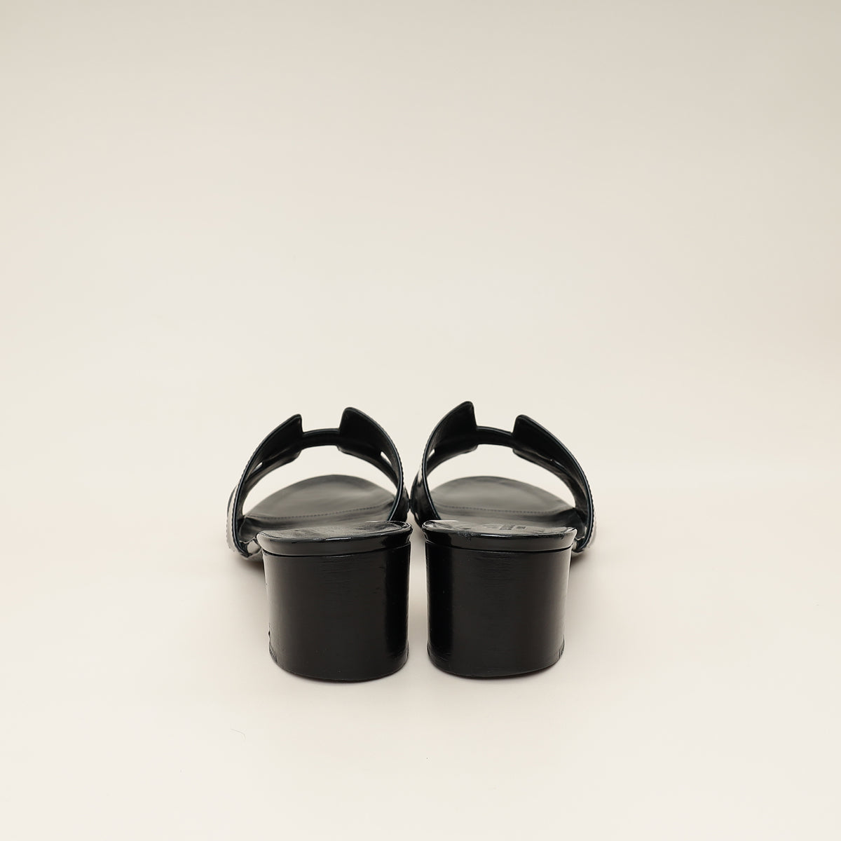 Hermes Noir Oasis Sandal 41.5