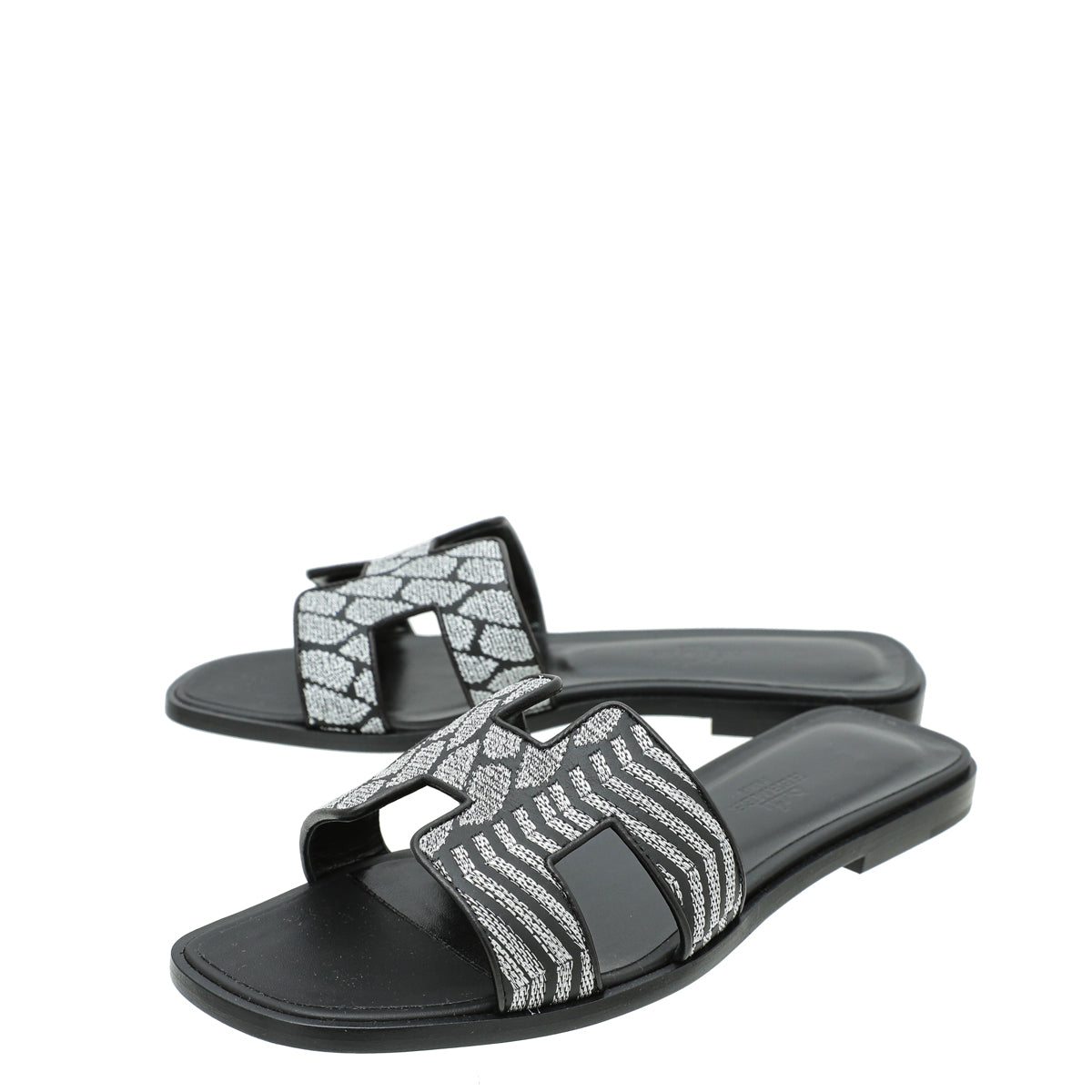 Hermes Bicolor Oran Veau Bride Embroidered Sandal 37