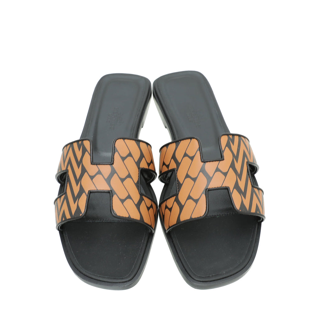 Hermes Bicolor Oran Printed Veau Imprime Sandal 37
