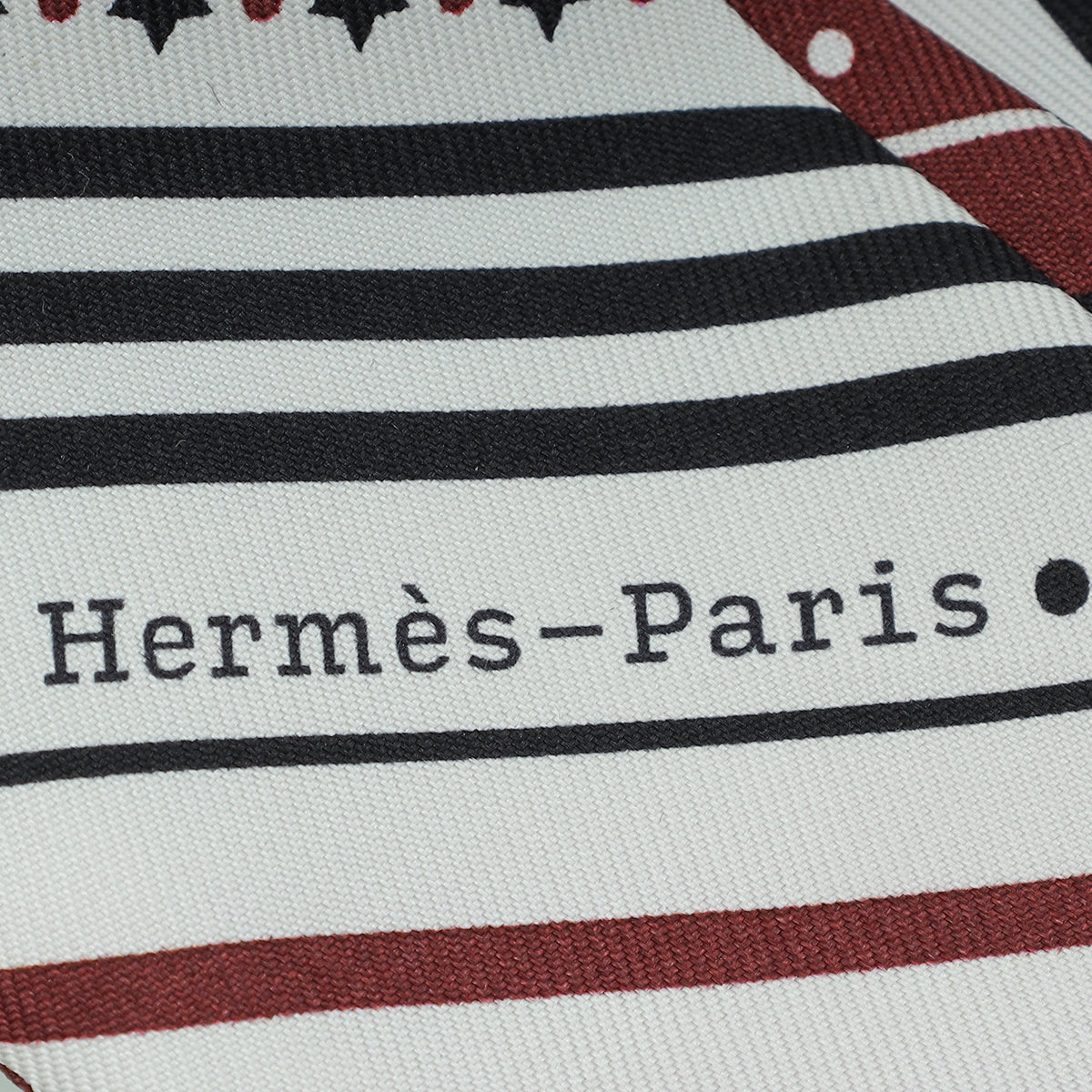 Hermes Rouge H Festival des Amazones Bandana Folk Twilly