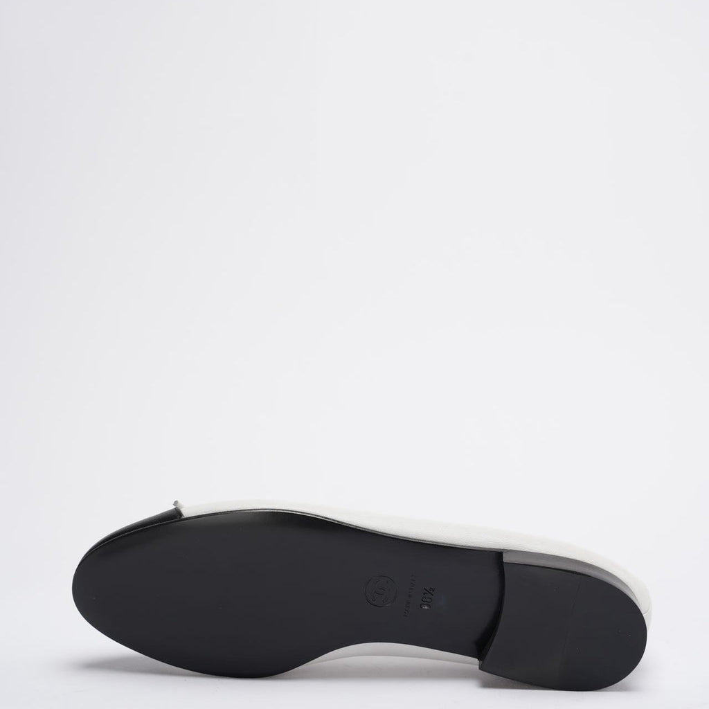 Chanel White Black Ballerinas Ballet Flats 38.5