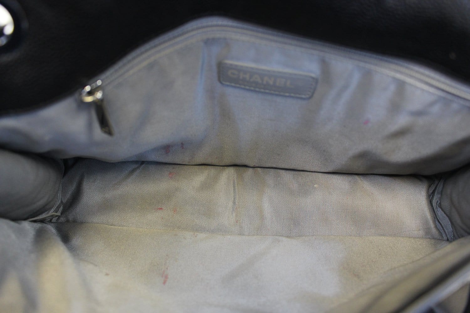 CHANEL Vintage Flap Caviar Leather Shoulder Bag Black
