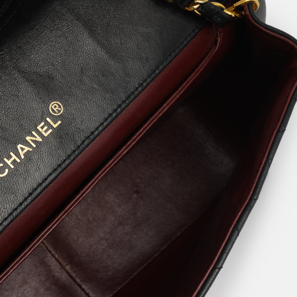 Chanel Vintage Diana Flap - Black