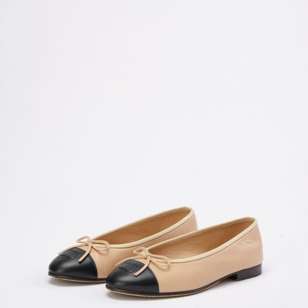 Chanel Beige/Black CC Cap Toe Ballet Flats Size 37.5