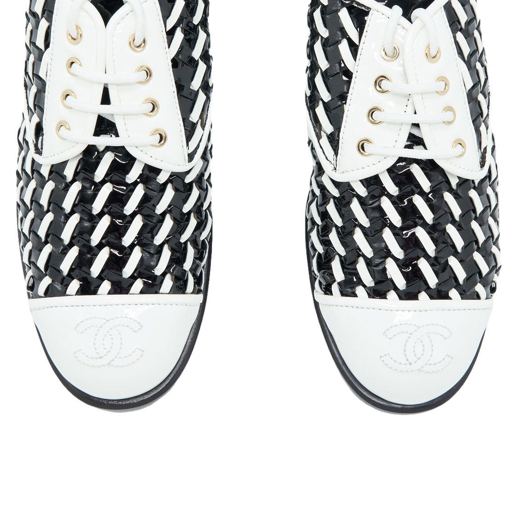 Chanel Size 39 Patent Black/White Loafer