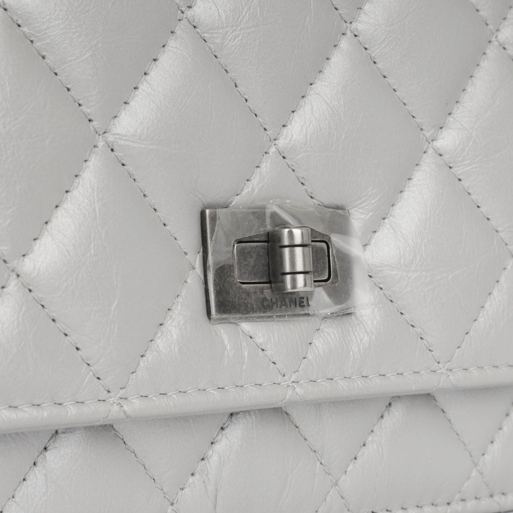 Chanel Re-issue Wallet on Chain