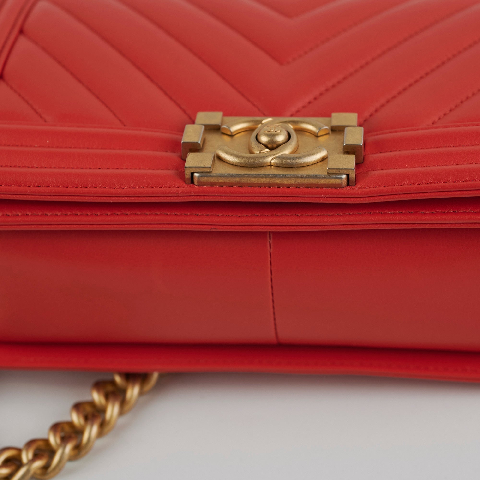 Chanel Old Medium Boy Chevron Lambskin Red/Orange