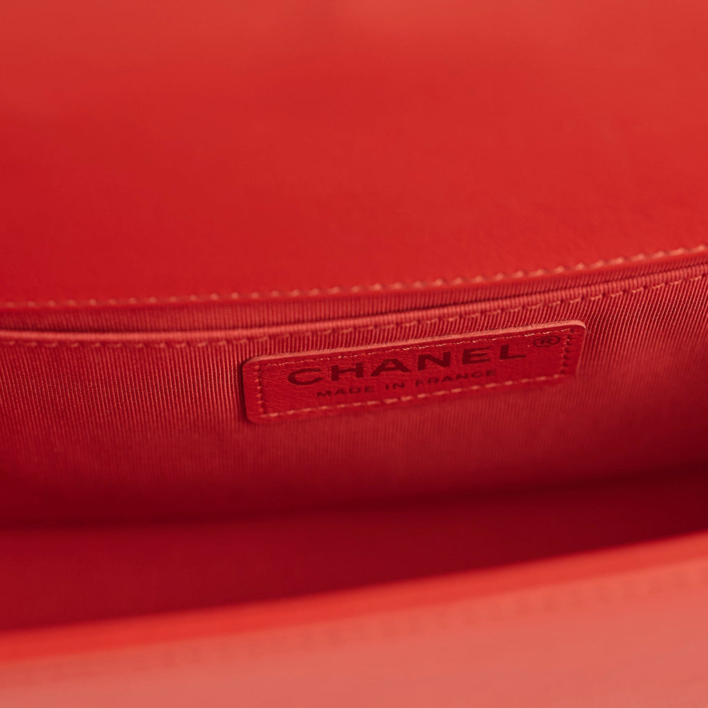 Chanel Old Medium Boy Chevron Lambskin Red/Orange