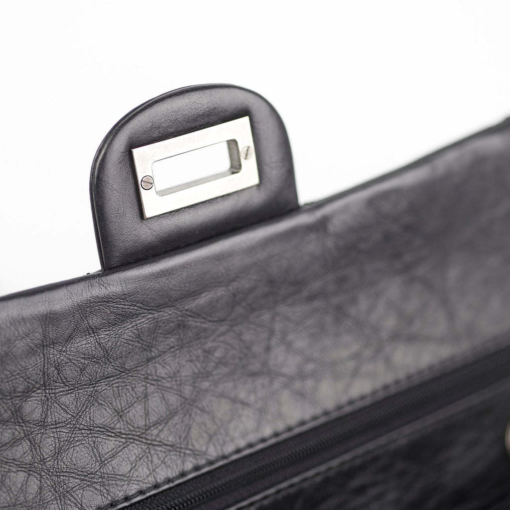 HOLD CV Chanel Reissue 225 Calfskin Black