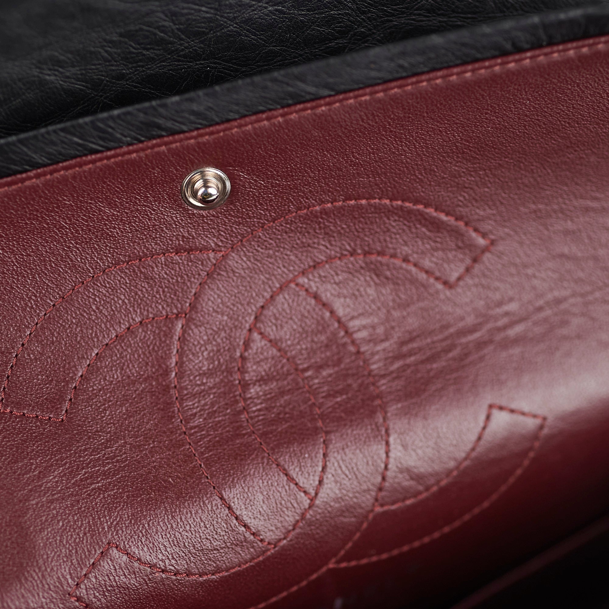 HOLD CV Chanel Reissue 225 Calfskin Black