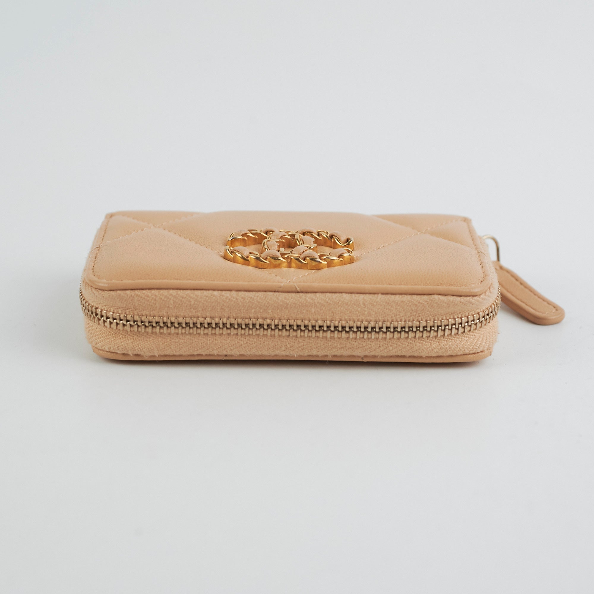 Chanel 19 Zip Cardholer Beige