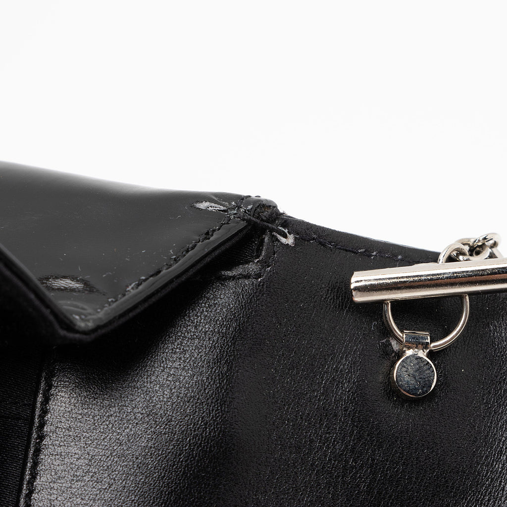 Judith Leiber Patent Leather Crystal Turnlock Clutch (SHF-D1Or7j)