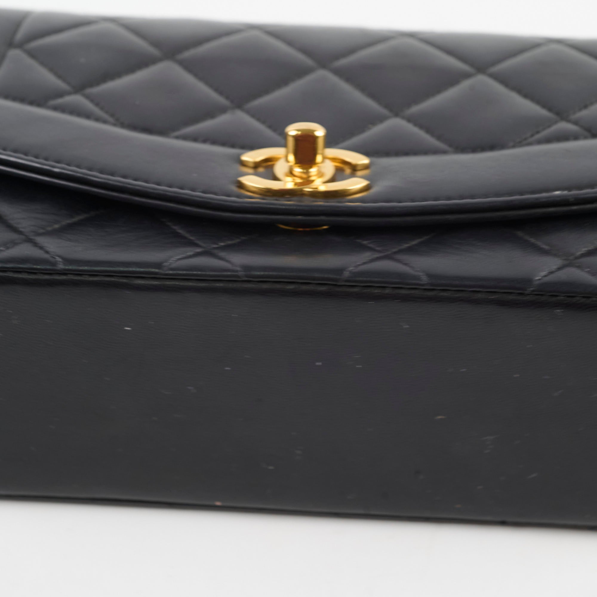 Chanel Small Vintage Diana Lambskin Black (4 Series)