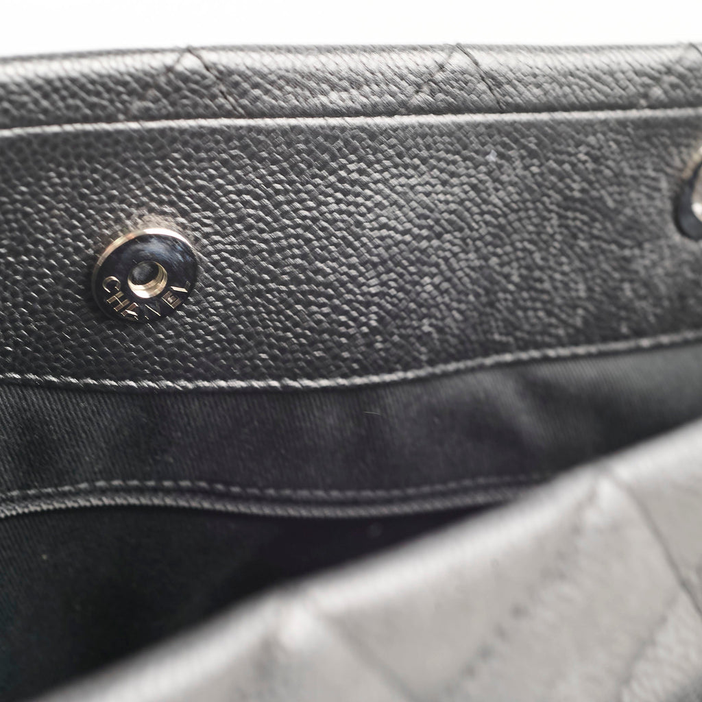 Chanel CC Logo Caviar Black Shoulder Bag - Series 17