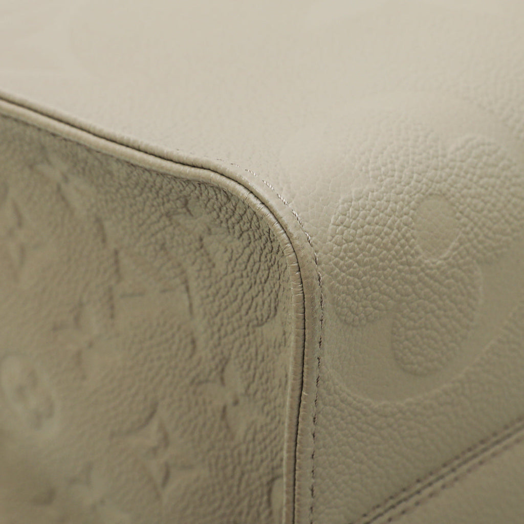 Louis Vuitton Tourterelle Monogram Giant Onthego MM Bag