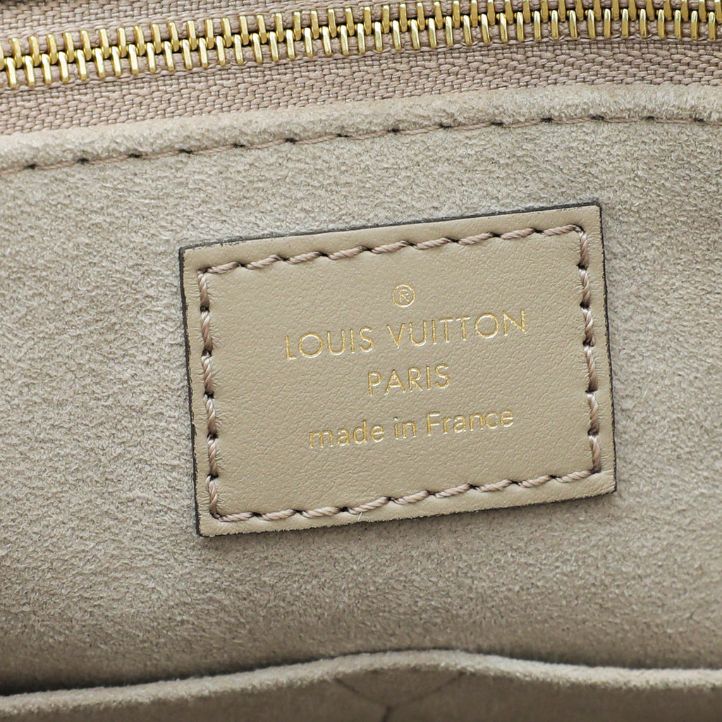 Louis Vuitton Tourterelle Monogram Giant Onthego MM Bag