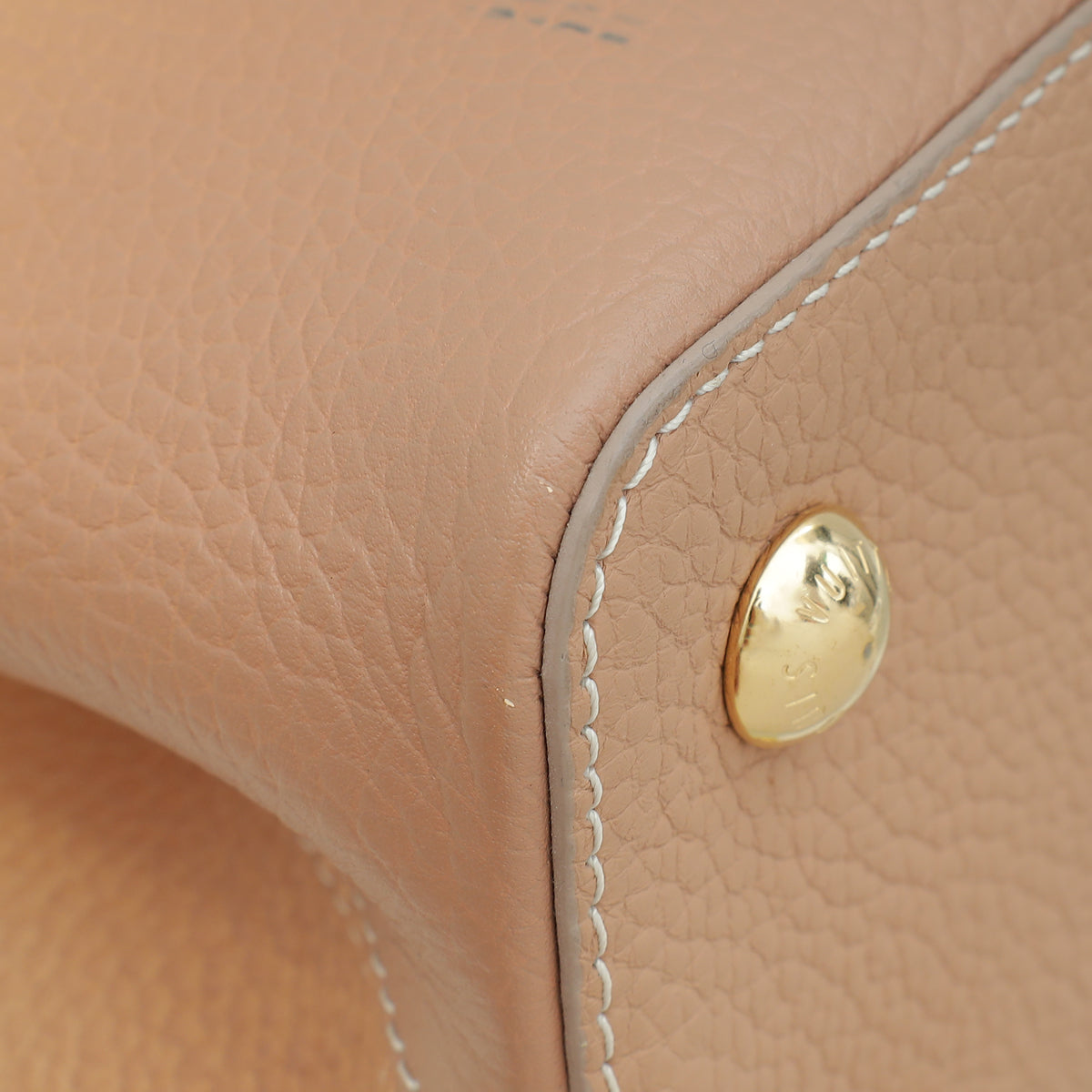 Louis Vuitton Beige Gradient Capucines MM Bag