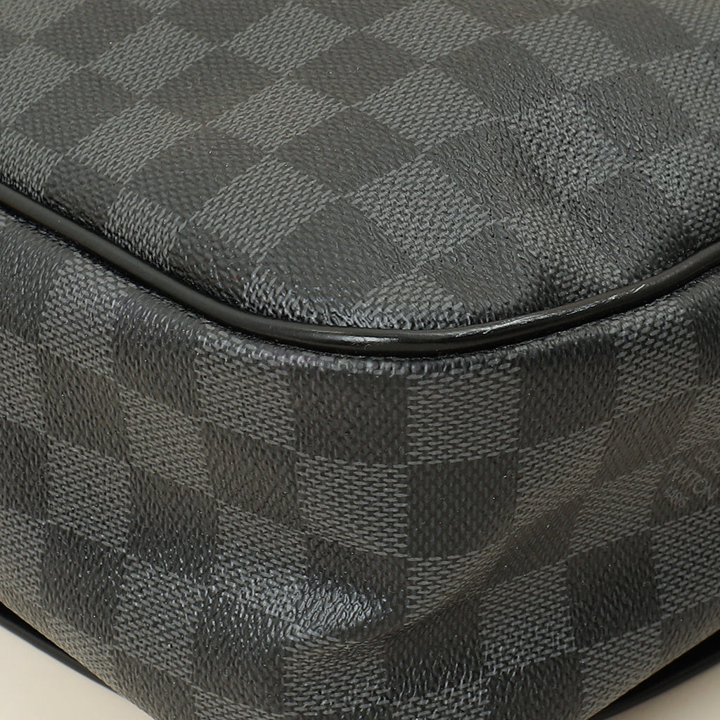 Louis Vuitton Damier Graphite Daniel MM Messenger Bag