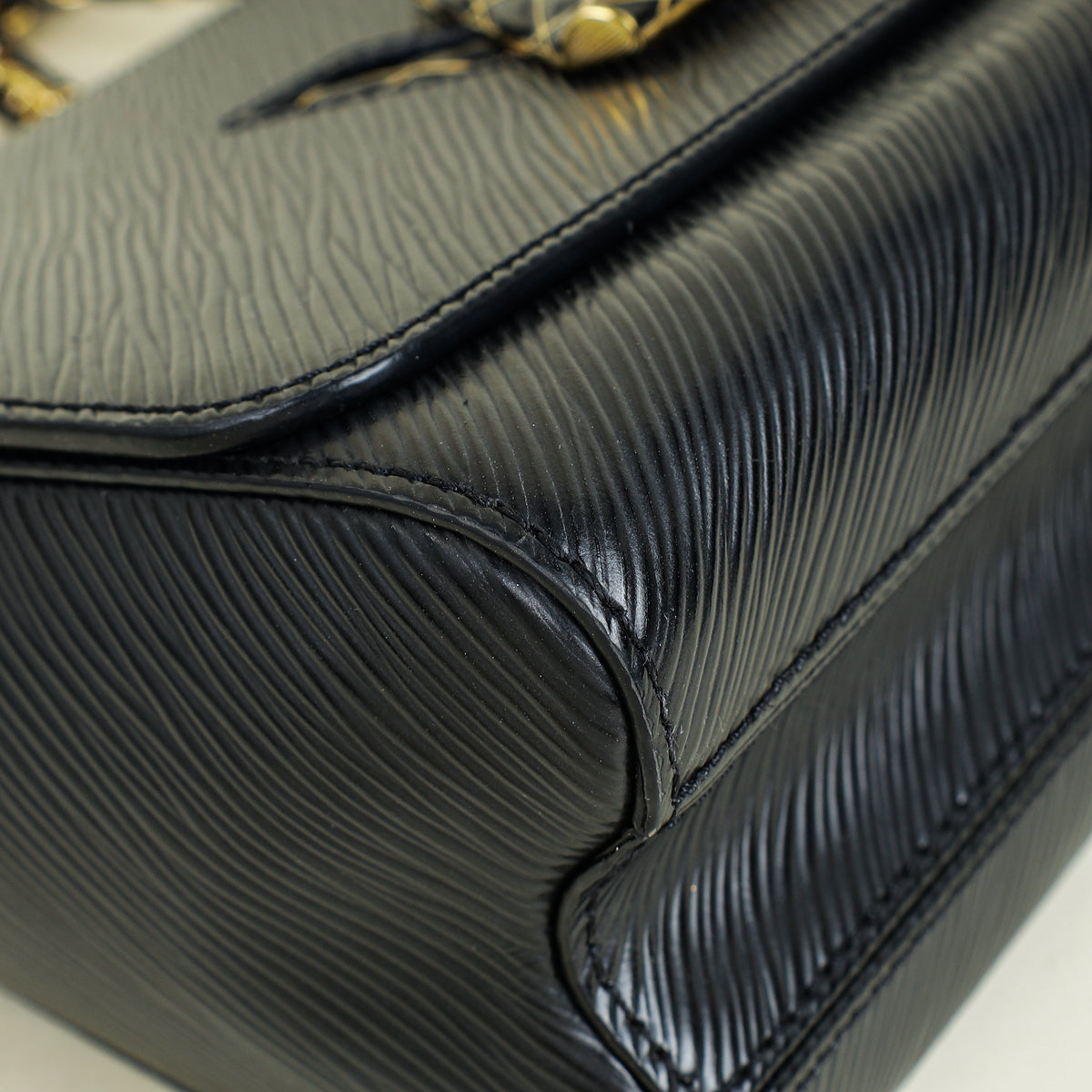 Louis Vuitton Noir Quilted LV Twist MM Bag