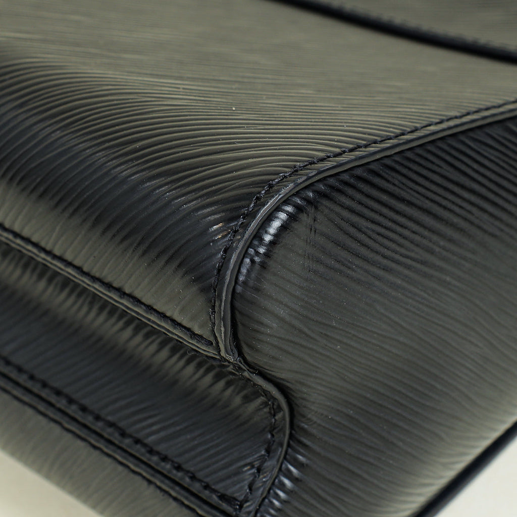 Louis Vuitton Noir Quilted LV Twist MM Bag