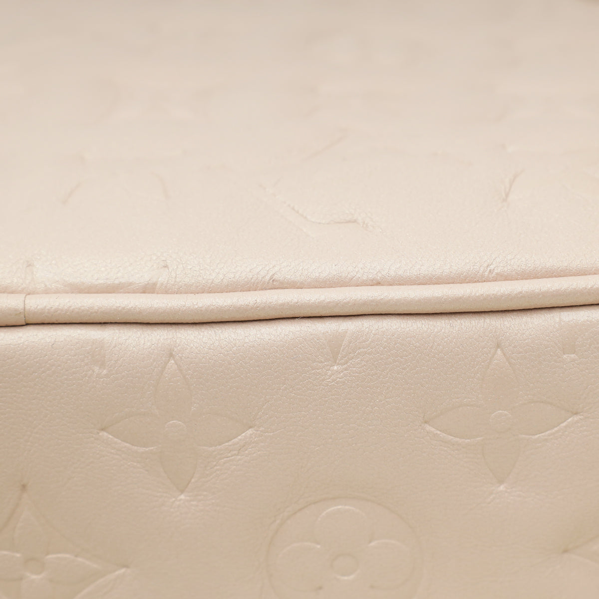 Louis Vuitton Shimmer Light Pink Ltd. Ed. Monogram Embossed Fall in Love Sac Coeur Bag