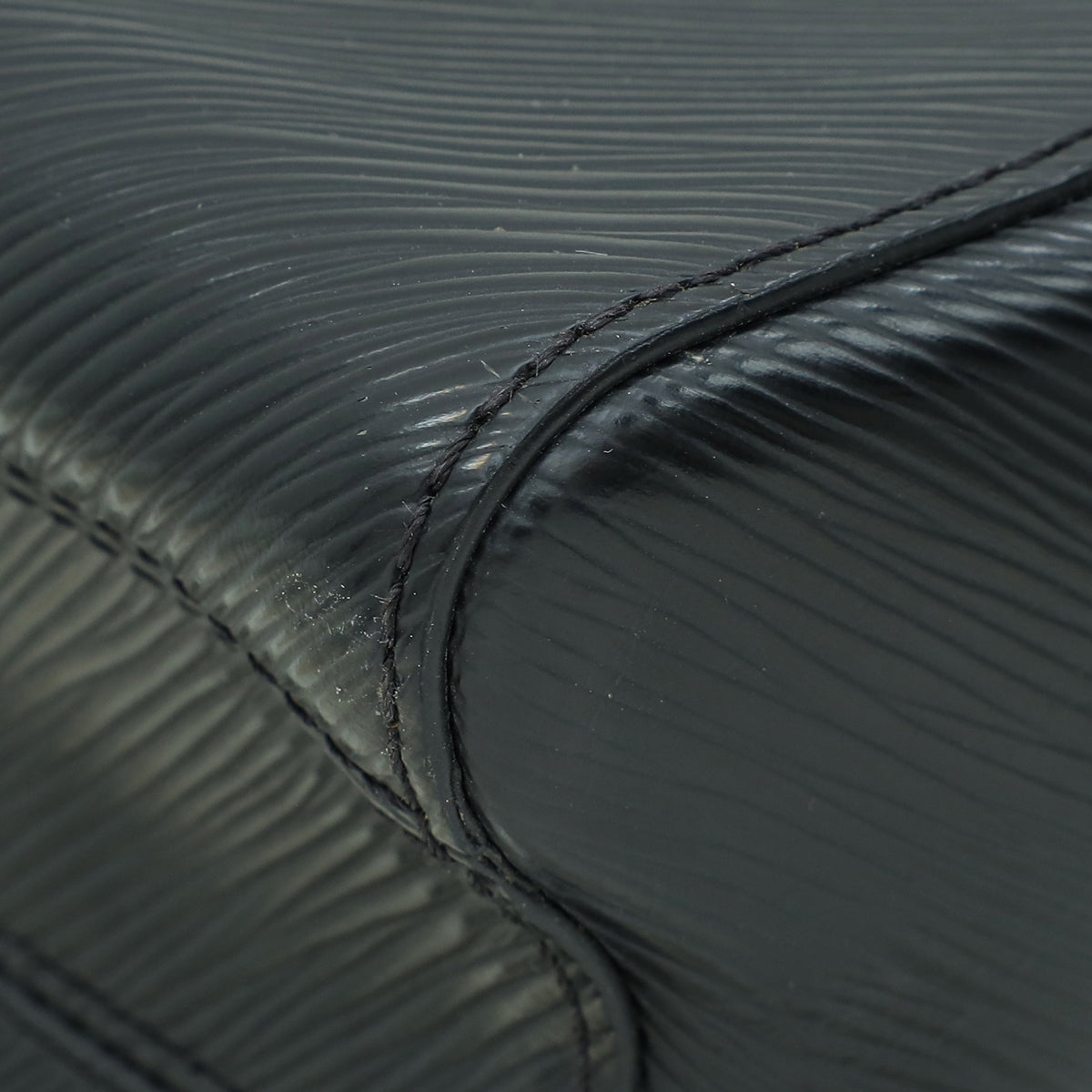 Louis Vuitton Noir Twist MM Bag