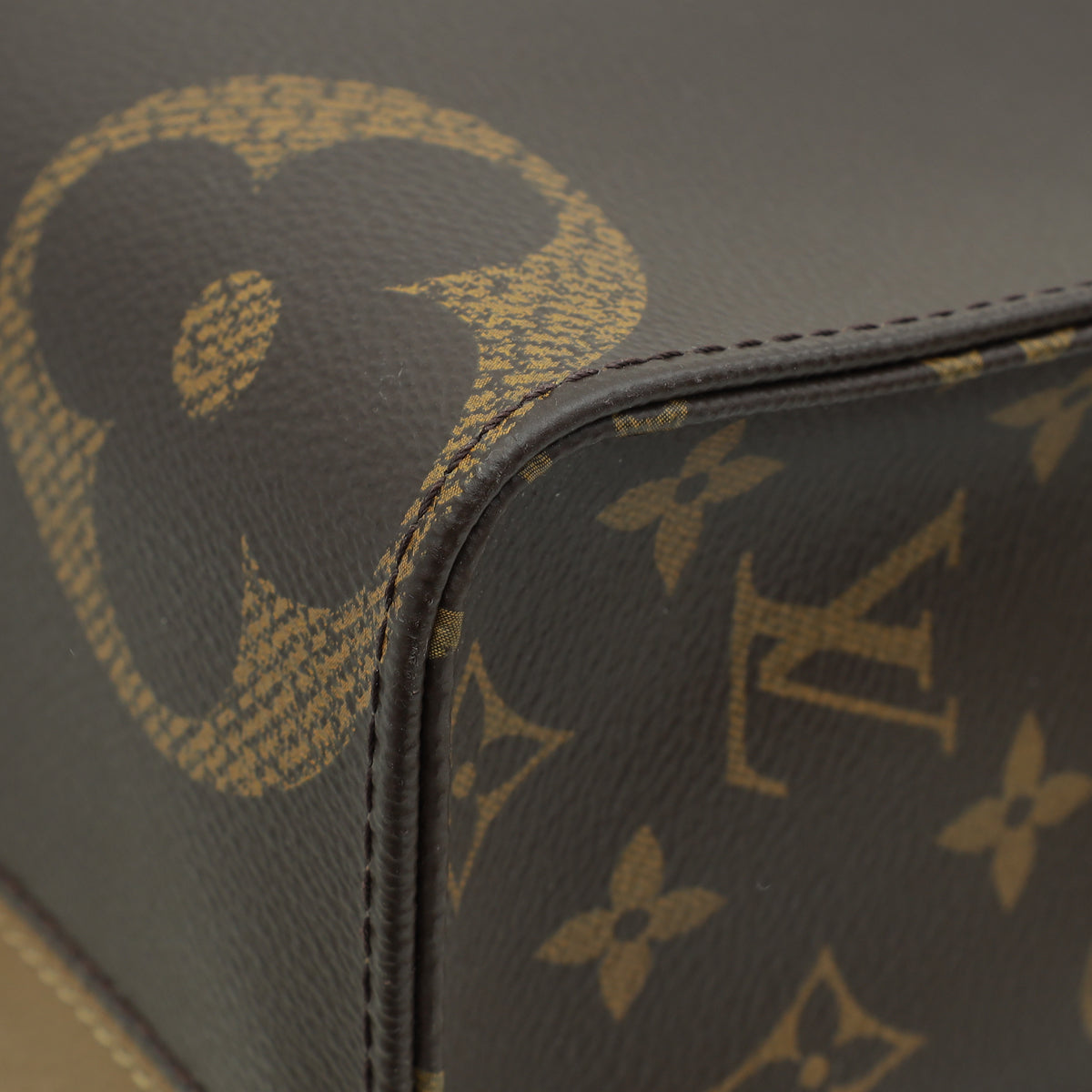 Louis Vuitton Monogram Reverse Onthego MM Bag