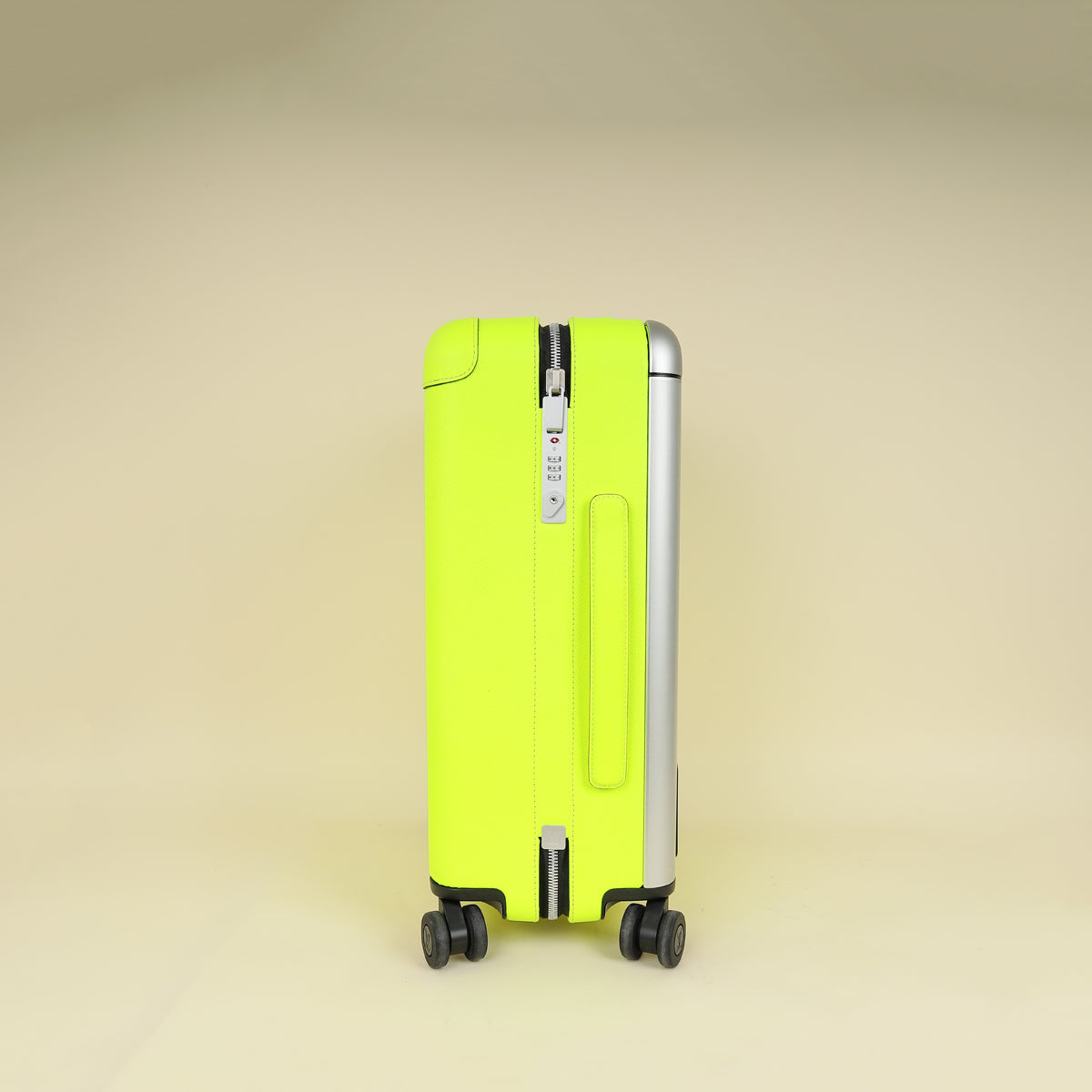 Louis Vuitton Neon Yellow Taigarama Horizon 55