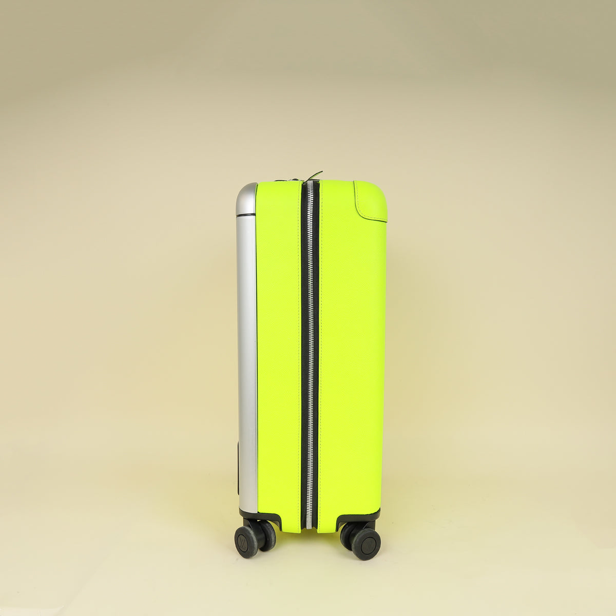 Louis Vuitton Neon Yellow Taigarama Horizon 55