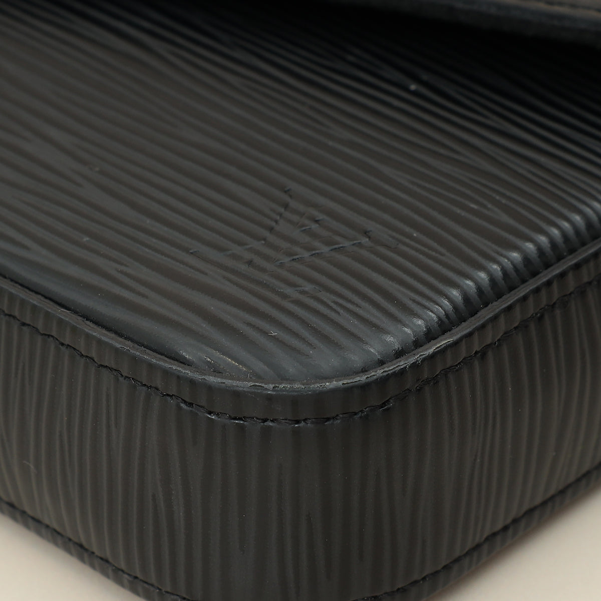 Louis Vuitton Noir Pochette Felicie Bag