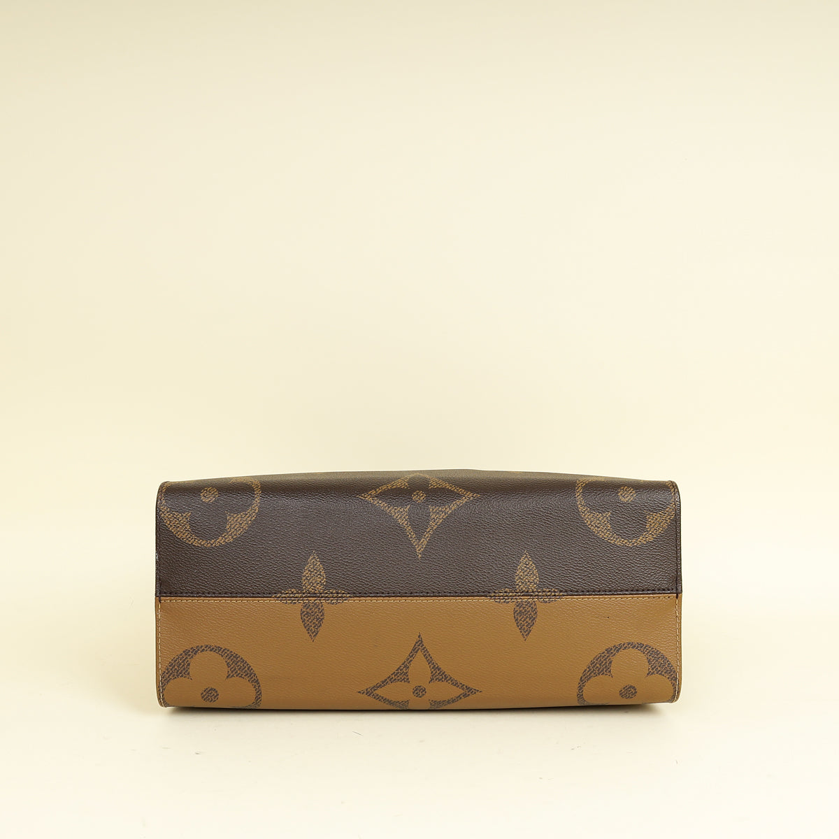 Loius Vuitton Bicolor Monogram Giant Reverse Onthego MM Bag