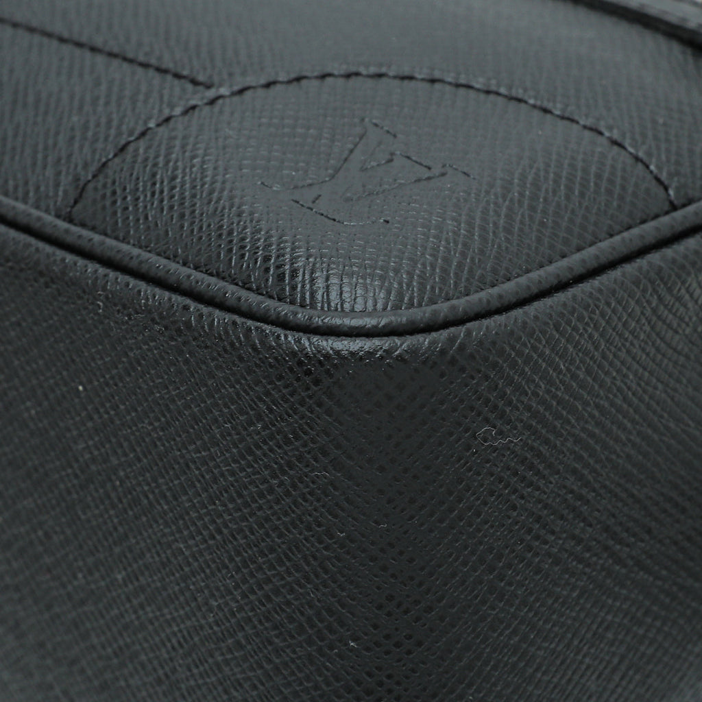 Louis Vuitton Black Taiga Ardoise Pavel Clutch