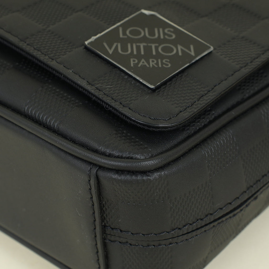 Louis Vuitton Black Damier Infini District Messenger Bag