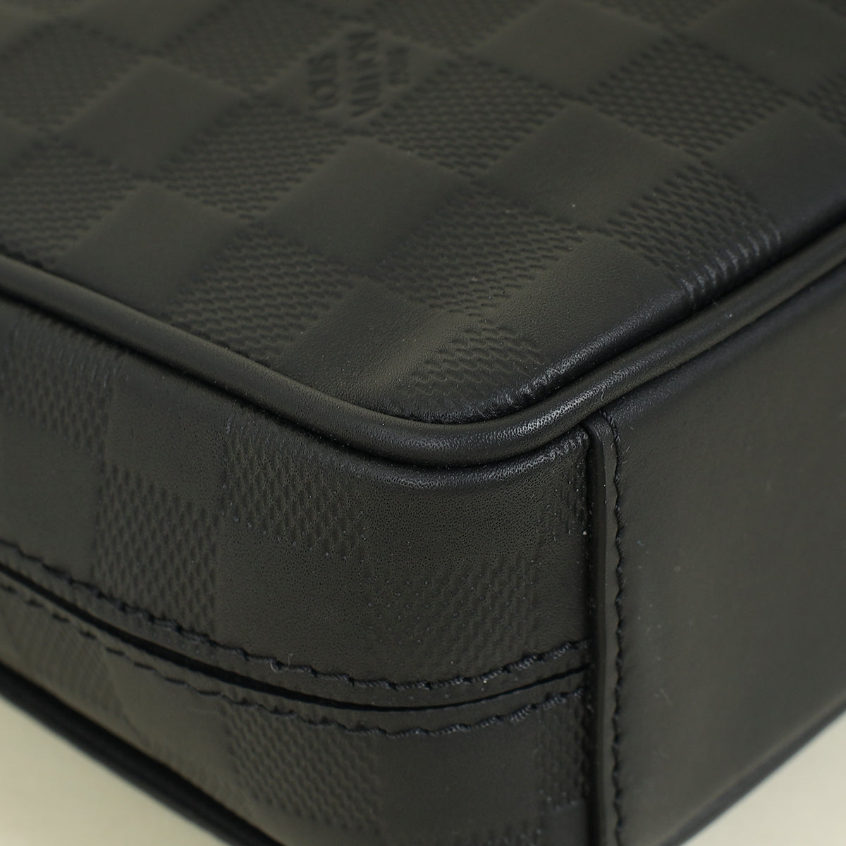 Louis Vuitton Black Damier Infini District Messenger Bag