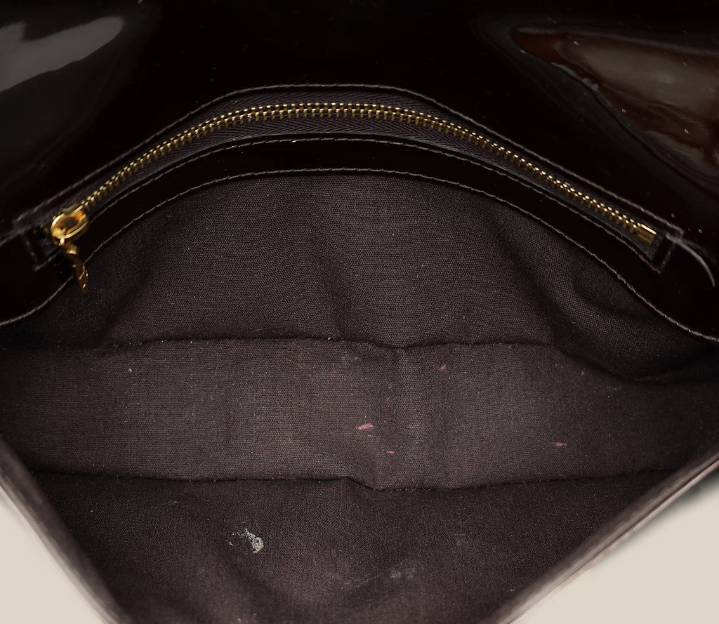 Louis Vuitton Amarante Vernis Sobe Clutch