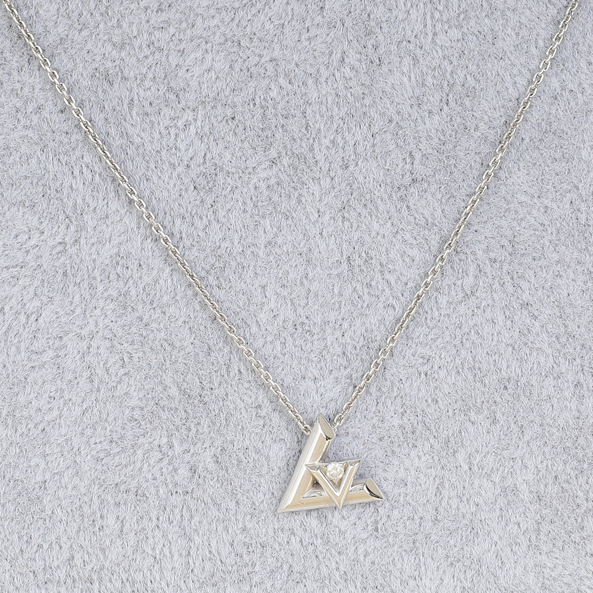 Louis Vuitton 18K White Gold Diamond Volt One Small Pendant Necklace