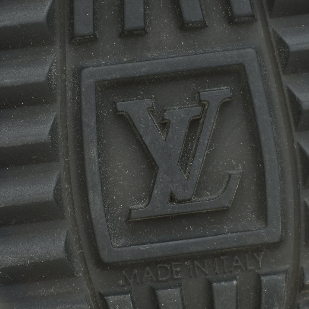 Louis Vuitton Monogram Black Run Away Sneaker 34.5