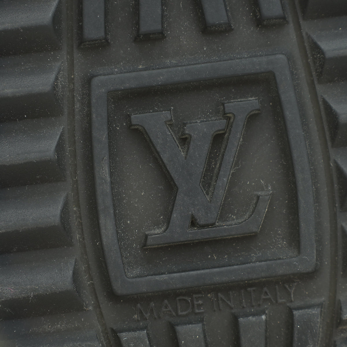 Louis Vuitton Monogram Black Run Away Sneaker 34.5