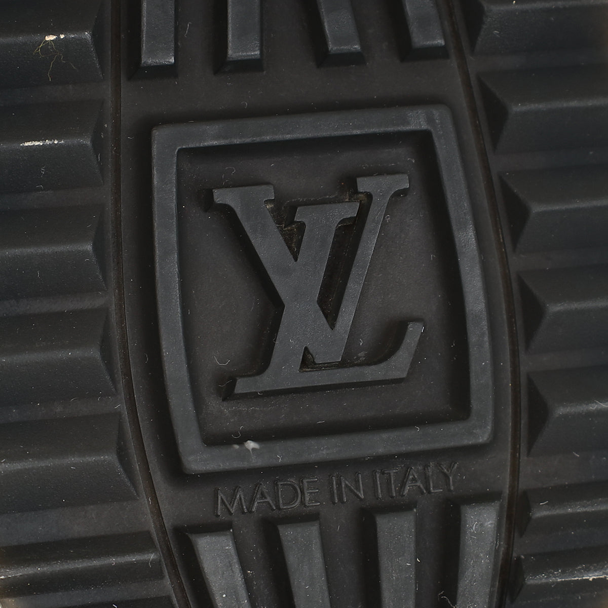 Louis Vuitton Damier Ebene Run Away Sneaker 36