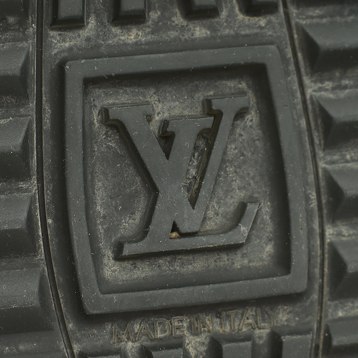 Louis Vuitton Monogram Black Run Away Sneaker 37.5