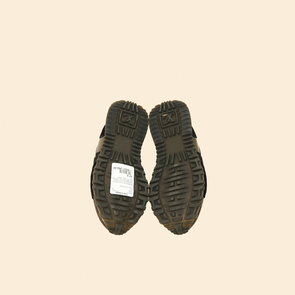 Louis Vuitton Bicolor Run Away Sneaker 37.5